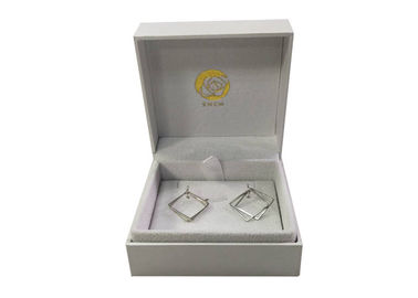 China Het Document van Earingsjuwelen Giftvakje Karton Verpakking met Aangepast Embleem/Grootte fabriek