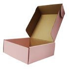 Roze Kleur Gedrukte Verschepende Dozen 27 x 22 x 6.5cm Gouden het Stempelen Embleem leverancier