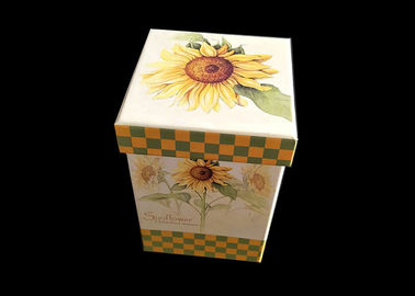 China Buitensporige Bloemen Gedrukte Giftdoos met Deksel Vochtbestendige Rekupereerbare GLB Bovenkant fabriek